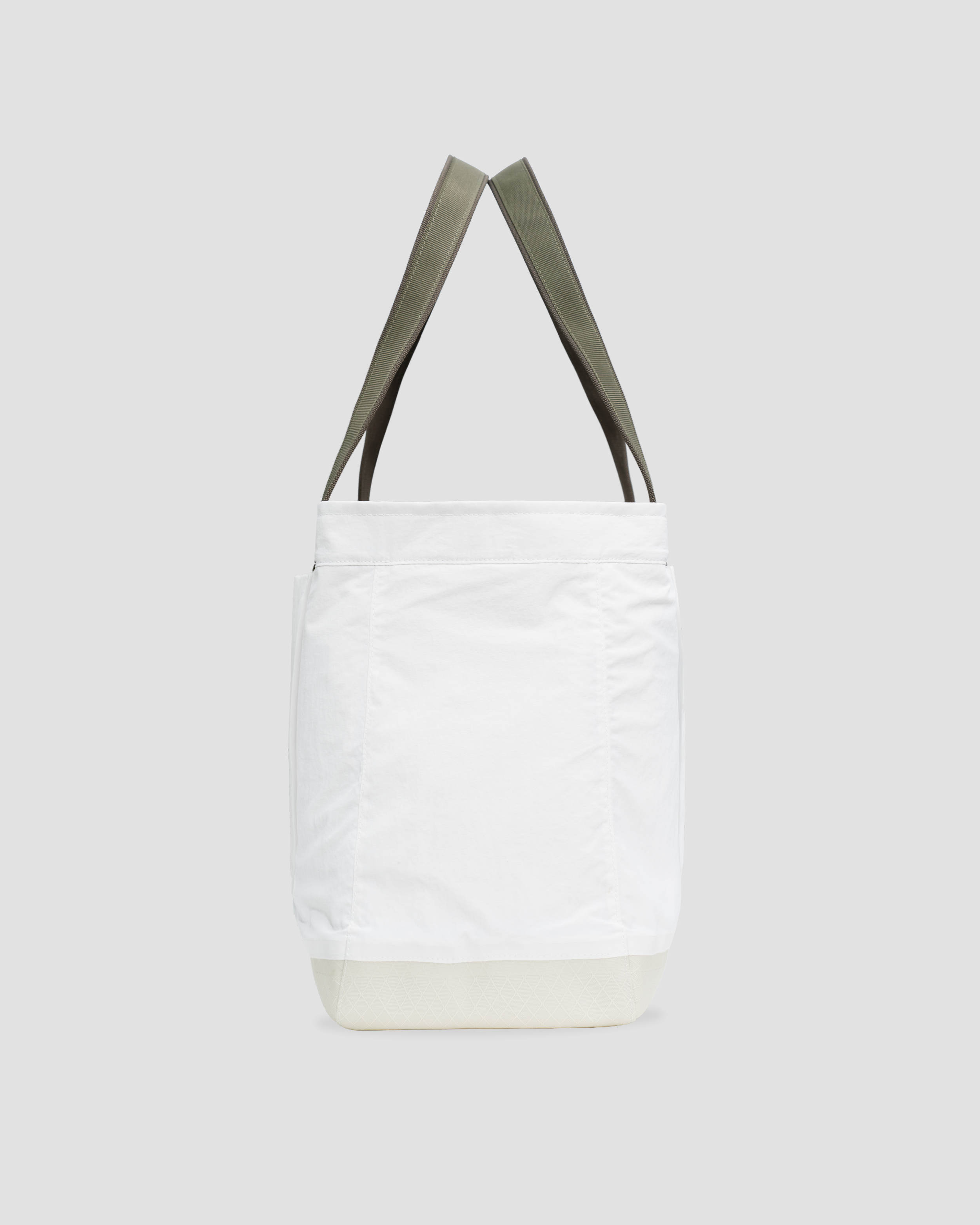 An image of 20L Day Bag Marshmallow side profile