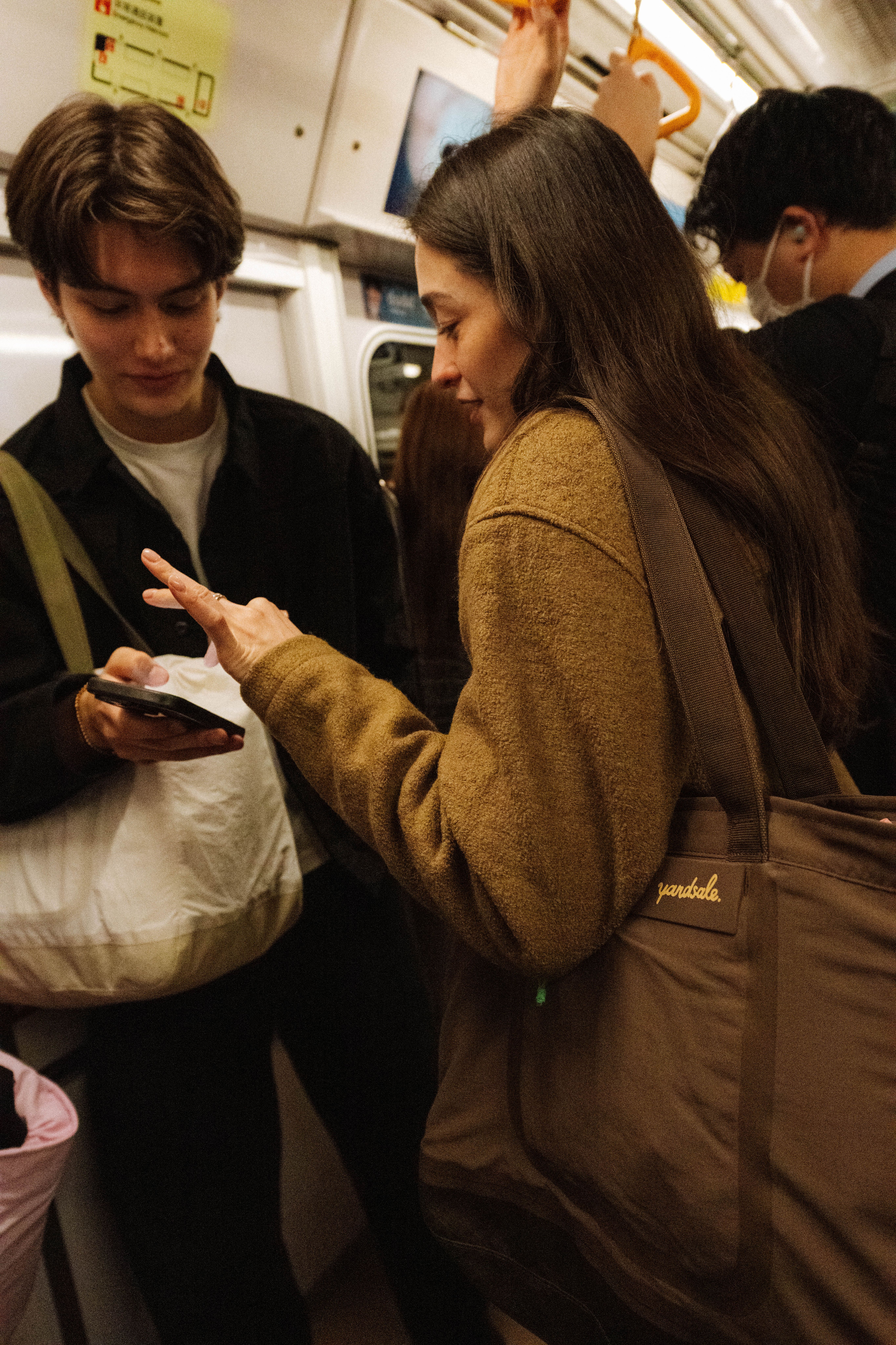 An image of a man with a yardsale Day Bag 
