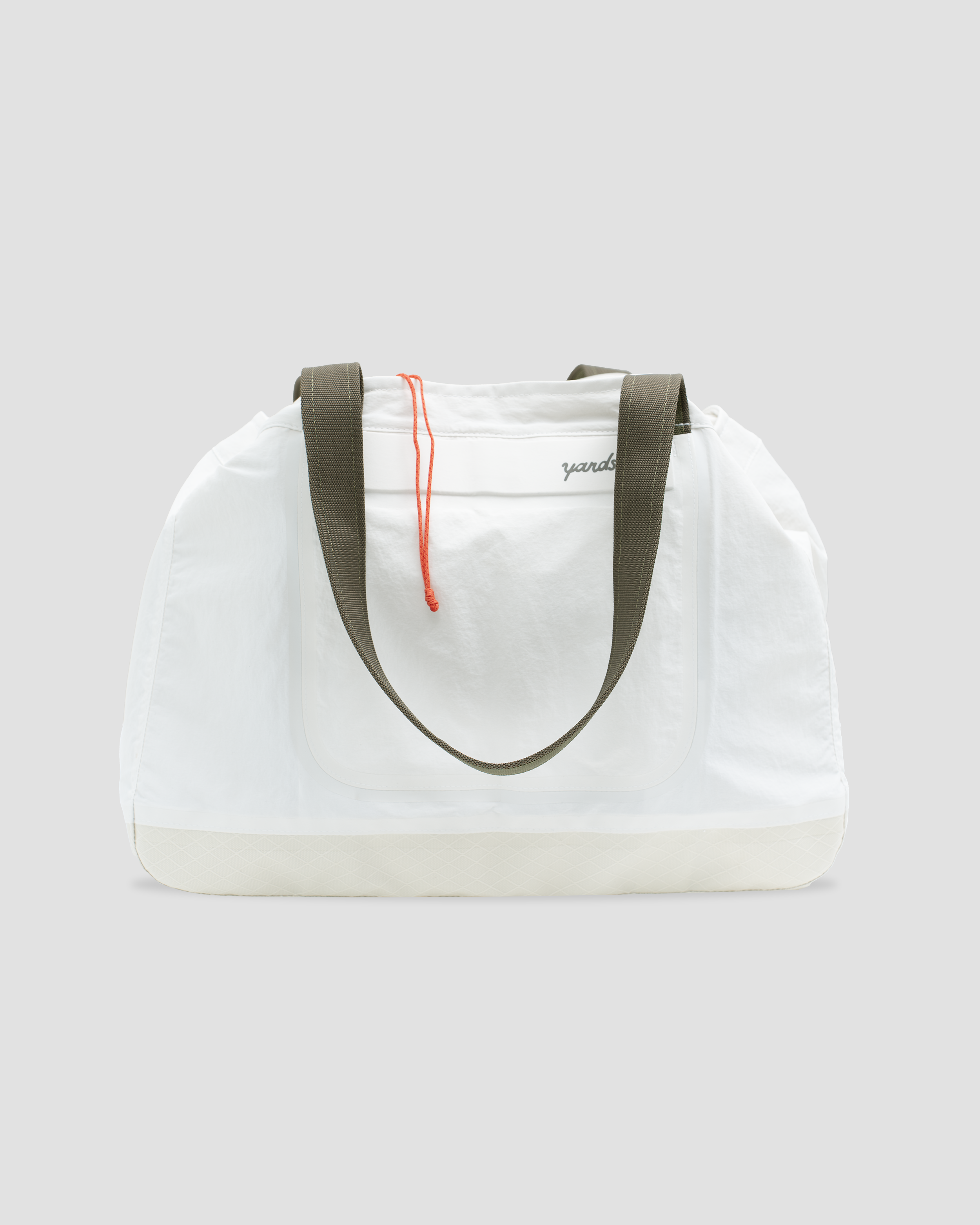 An image of 20L Day Bag Marshmallow closed